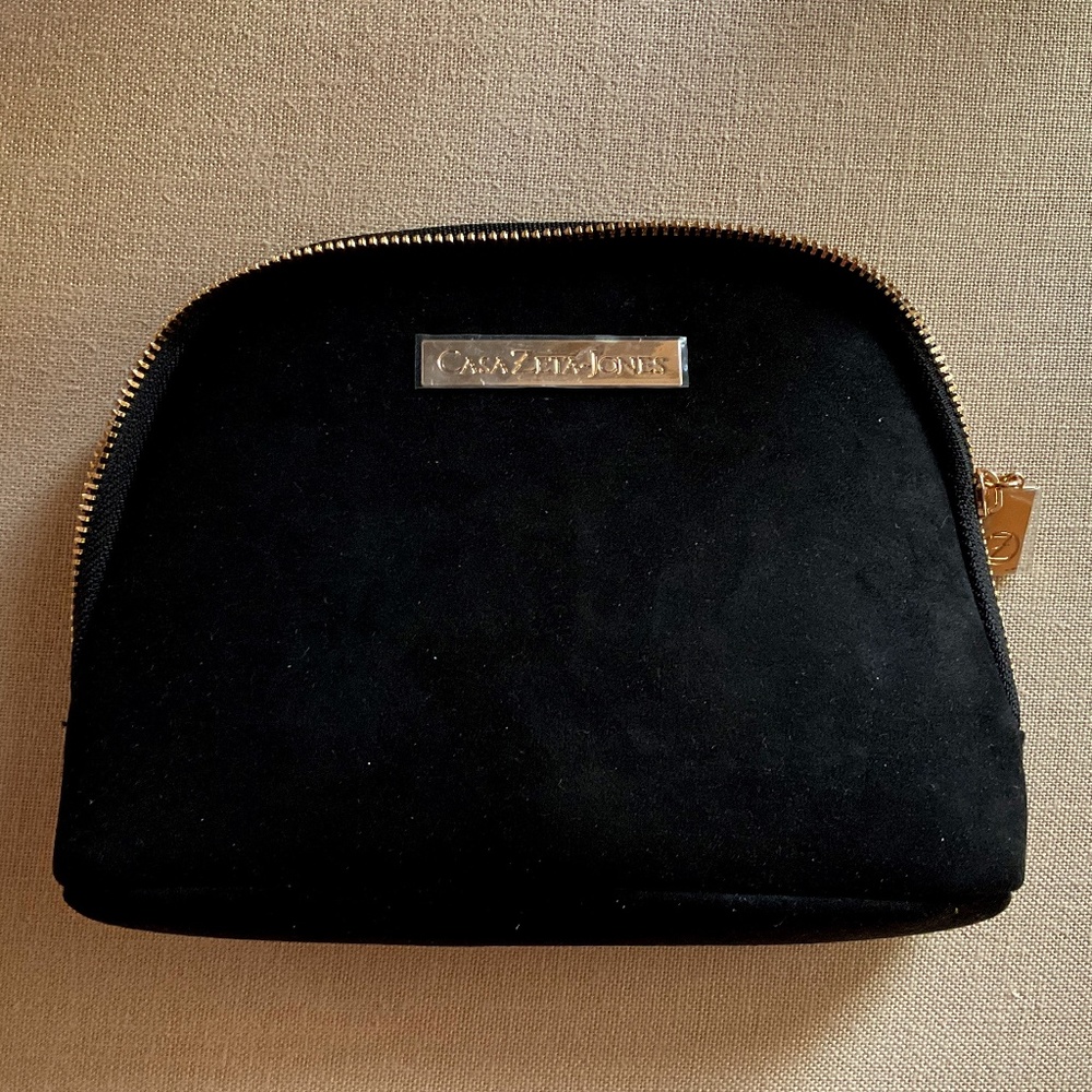 casa zeta-jones cosmetic bag, 6 x 7, new condition